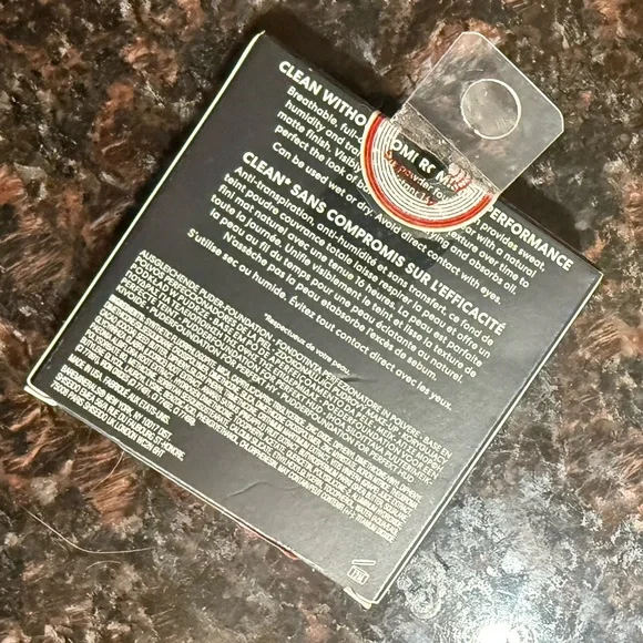 bareMinerals BarePRO 16HR Skin Perfecting Powder Foundation Compact LIGHT COOL - Picture 6 of 8